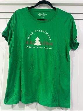 Women's Green 'Mele Kalikimaka' Short Sleeve Tee